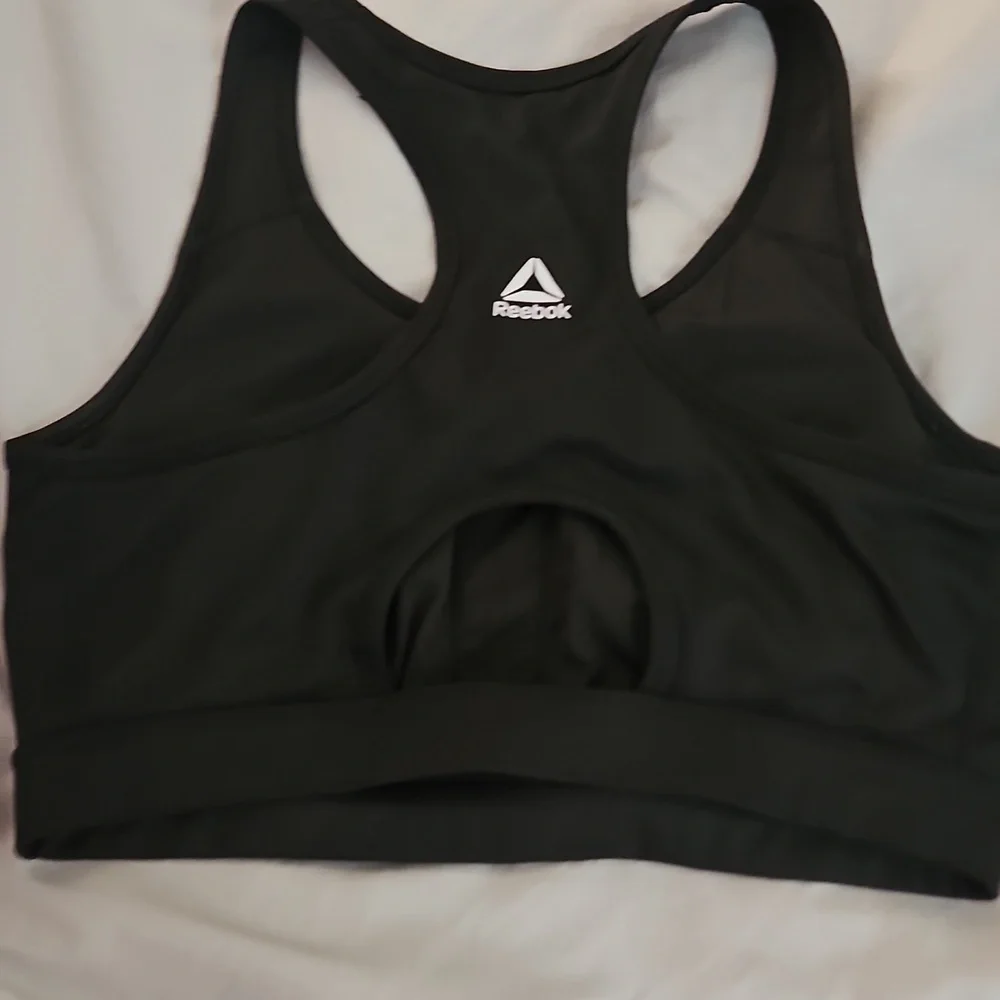Small Reebok Women's Black Sports Bra‎